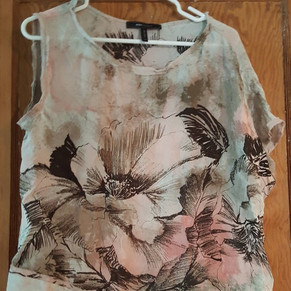 BCBG silk floral asymmetric t-shirt sz M - Picture 2 of 2